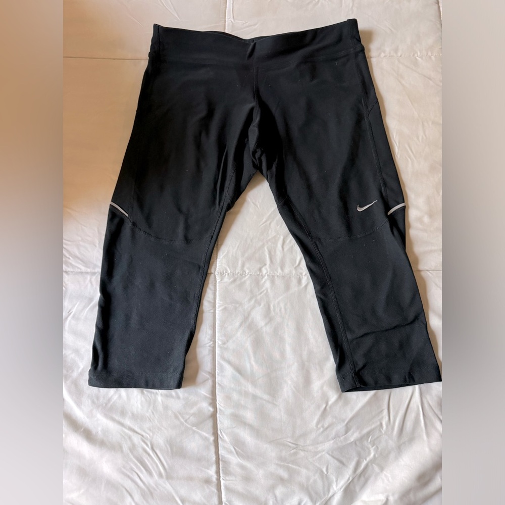 Nike Women’s athletic Capri pants